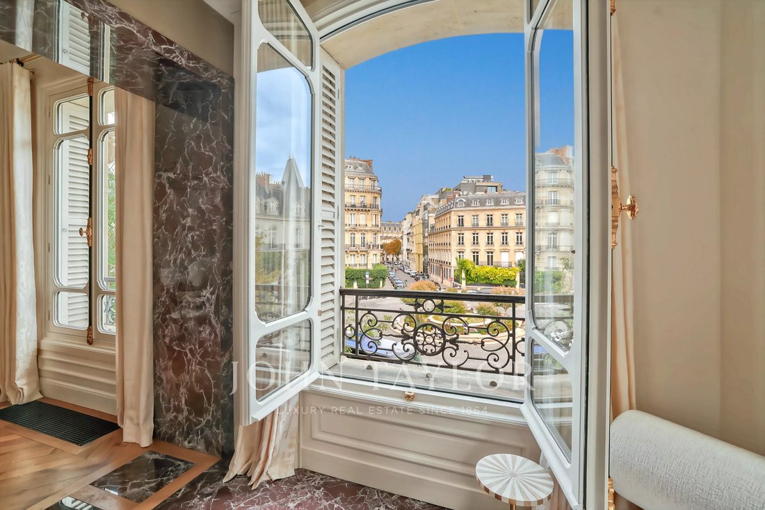 Apartment in Triangle d'Or, Paris 8e Arrondissement, Paris 2 - 17797602
