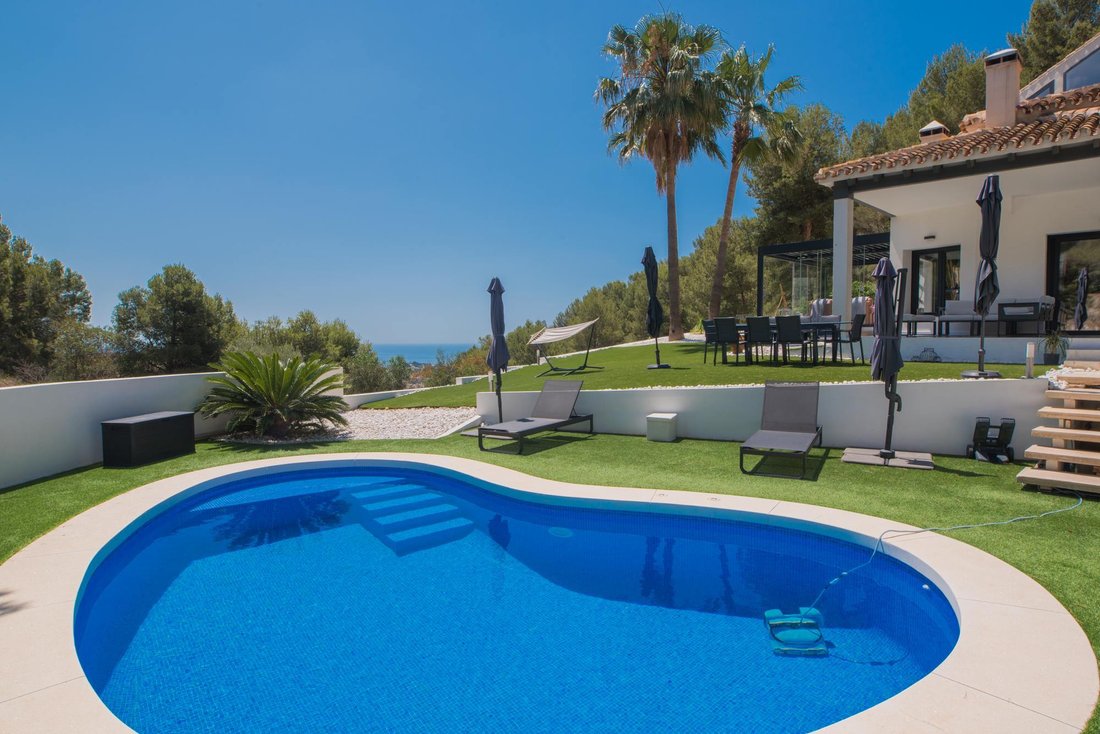 Villa in Este, Malaga, Spain 1 - 16988172