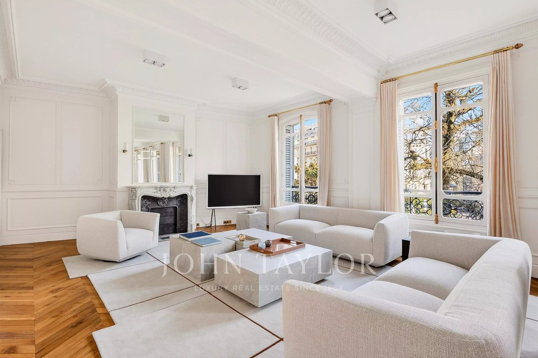 Apartment in Triangle d'Or, Paris 8e Arrondissement, Paris 5 - 17797602
