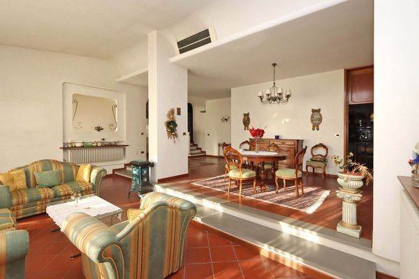 Villa in High School Zone, Montecatini Terme, Italy 1 - 13789733
