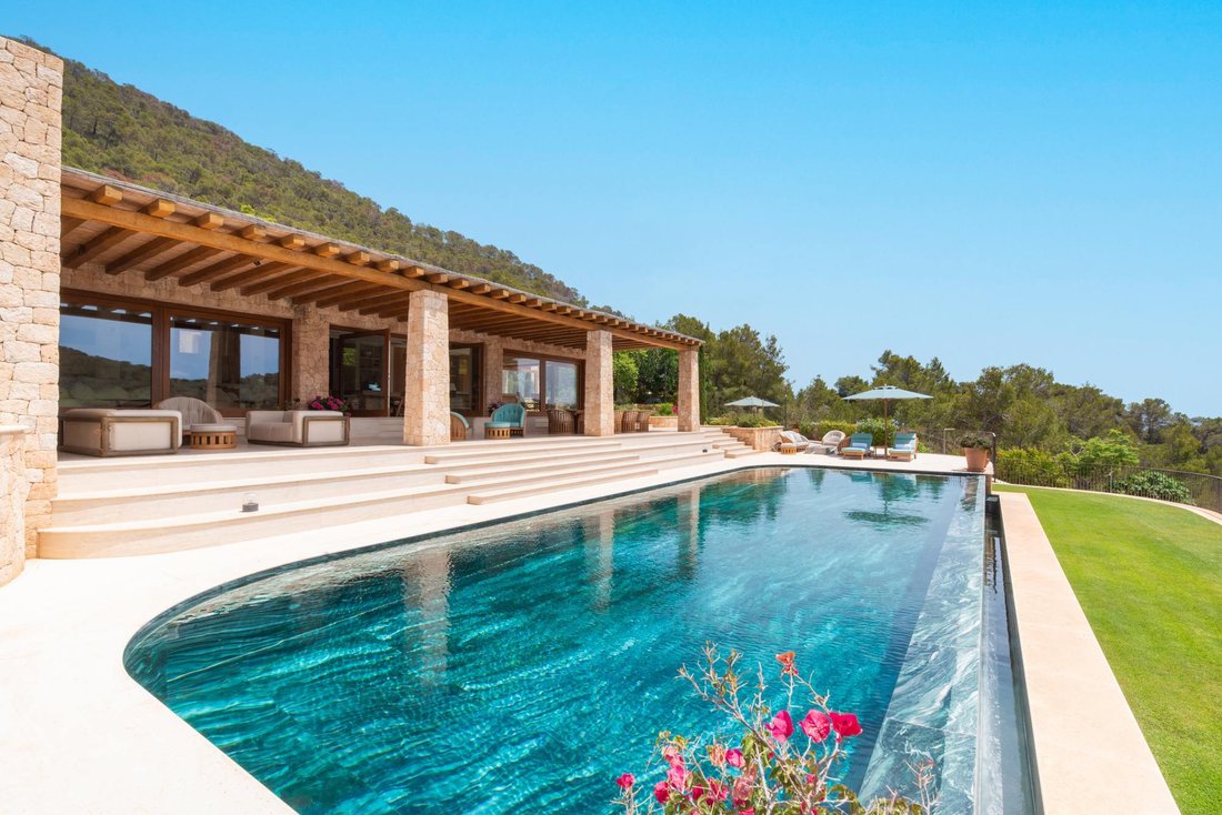 Villa in Santa Eularia des Riu, Balearic Islands, Spain 2 - 16988842