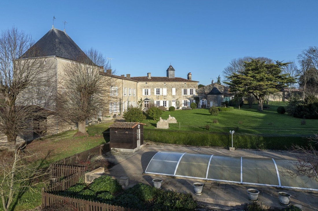 Villa in Beauvoir-sur-Niort, Nouvelle-Aquitaine, France 5 - 17796859