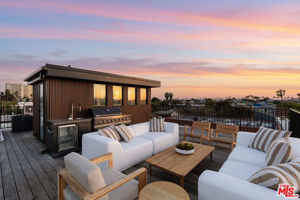 House in Los Angeles, California, United States 4 - 17798382