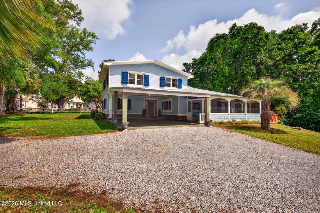 House in Ocean Springs, Mississippi, United States 1 - 17800433