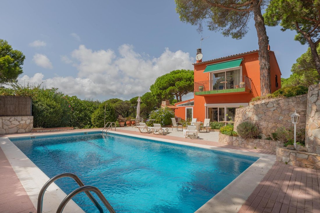 Villa in Calella de Palafrugell, Palafrugell, Catalonia 1 - 16989589