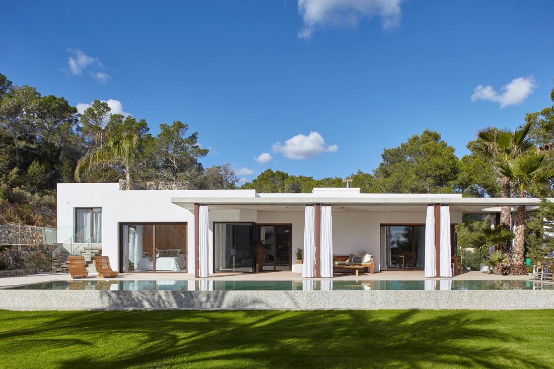 Villa in Sant Josep de sa Talaia, Balearic Islands, Spain 1 - 16989424