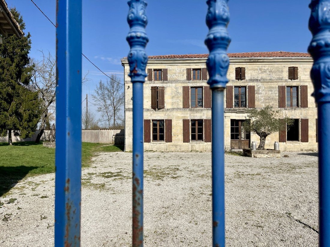 Villa in Authon-Ebeon, Nouvelle-Aquitaine, France 4 - 17796710