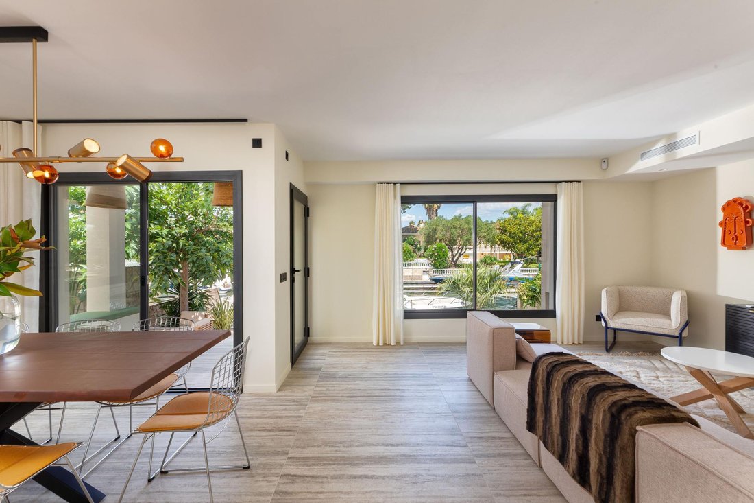 Villa in Empuriabrava, Catalonia, Spain 4 - 16988825