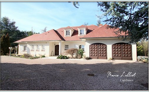 House in Route d'Orleans, Pithiviers, France 1