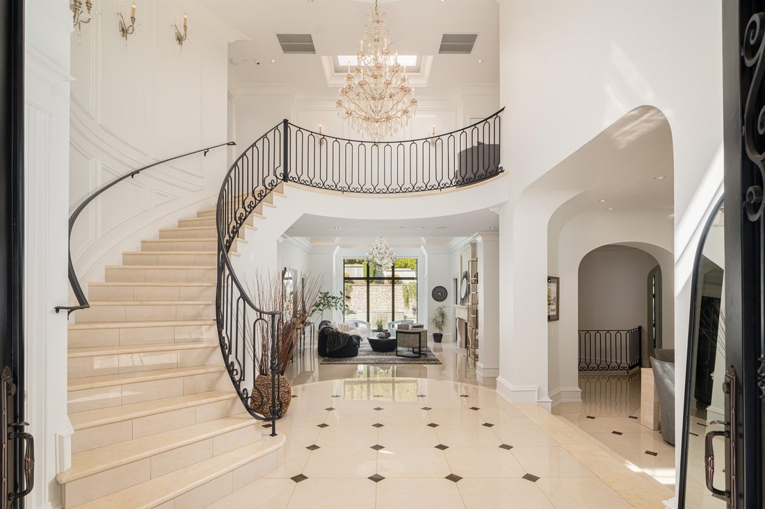 House in West Vancouver, British Columbia, Canada 4 - 17800075