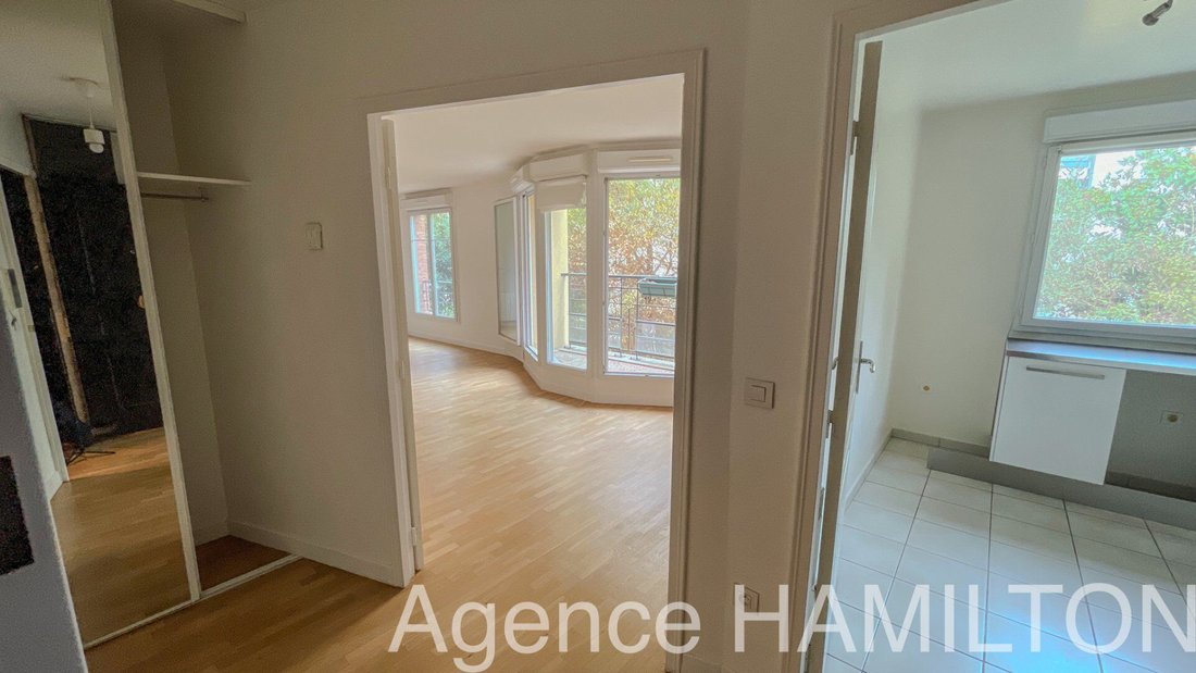 Apartment in Côte Saint Louis, Garches, France 3 - 17796782