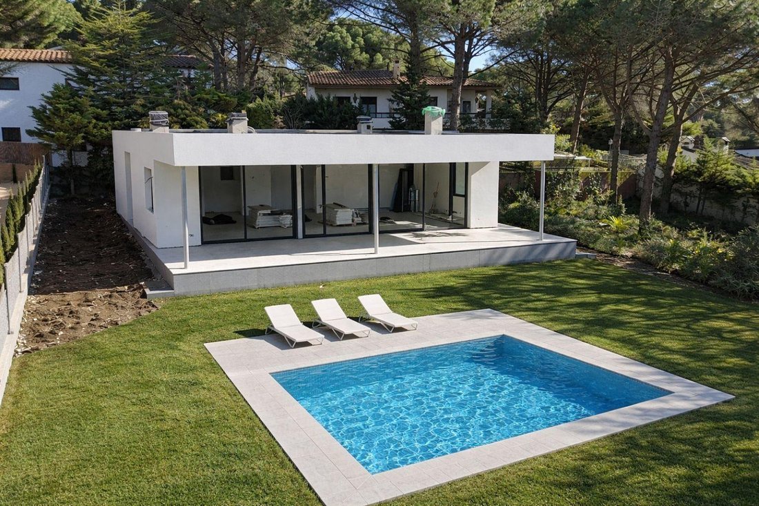 Villa in Calonge i Sant Antoni, Catalonia, Spain 1 - 17234871