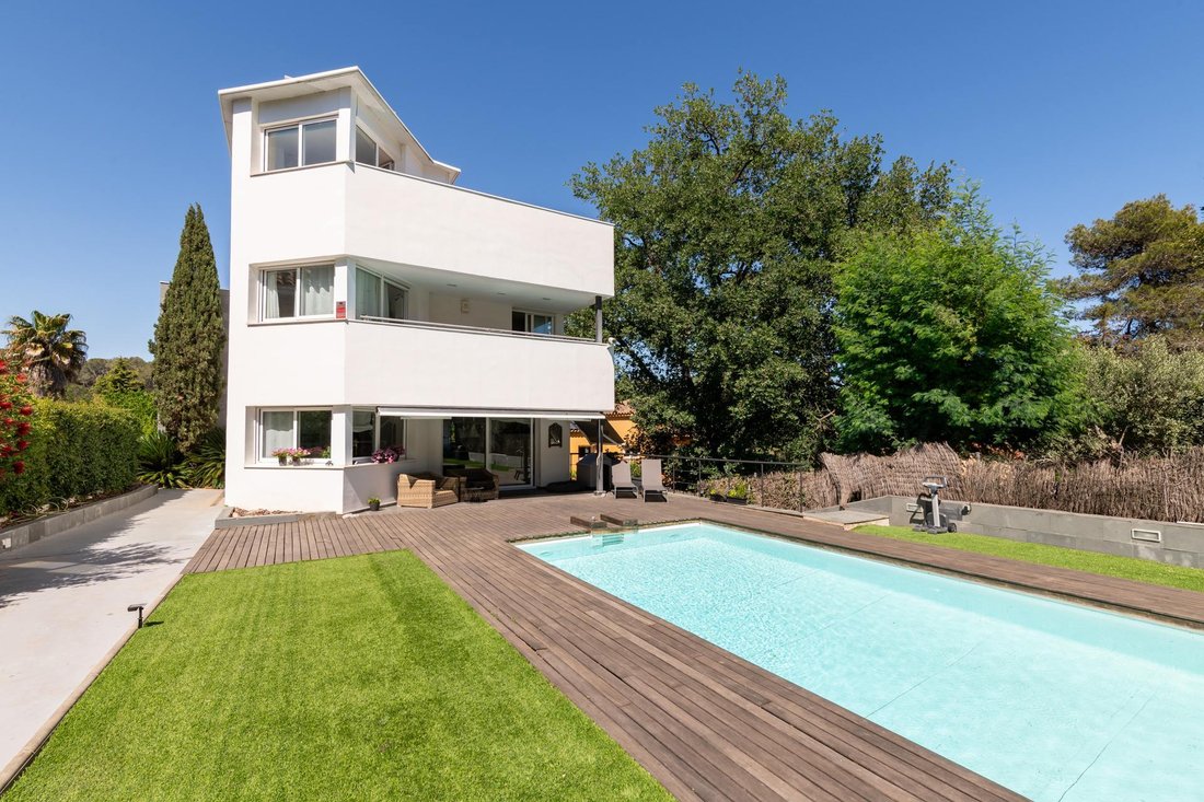 Villa in Sant Cugat del Valles, Catalonia, Spain 2 - 16988346
