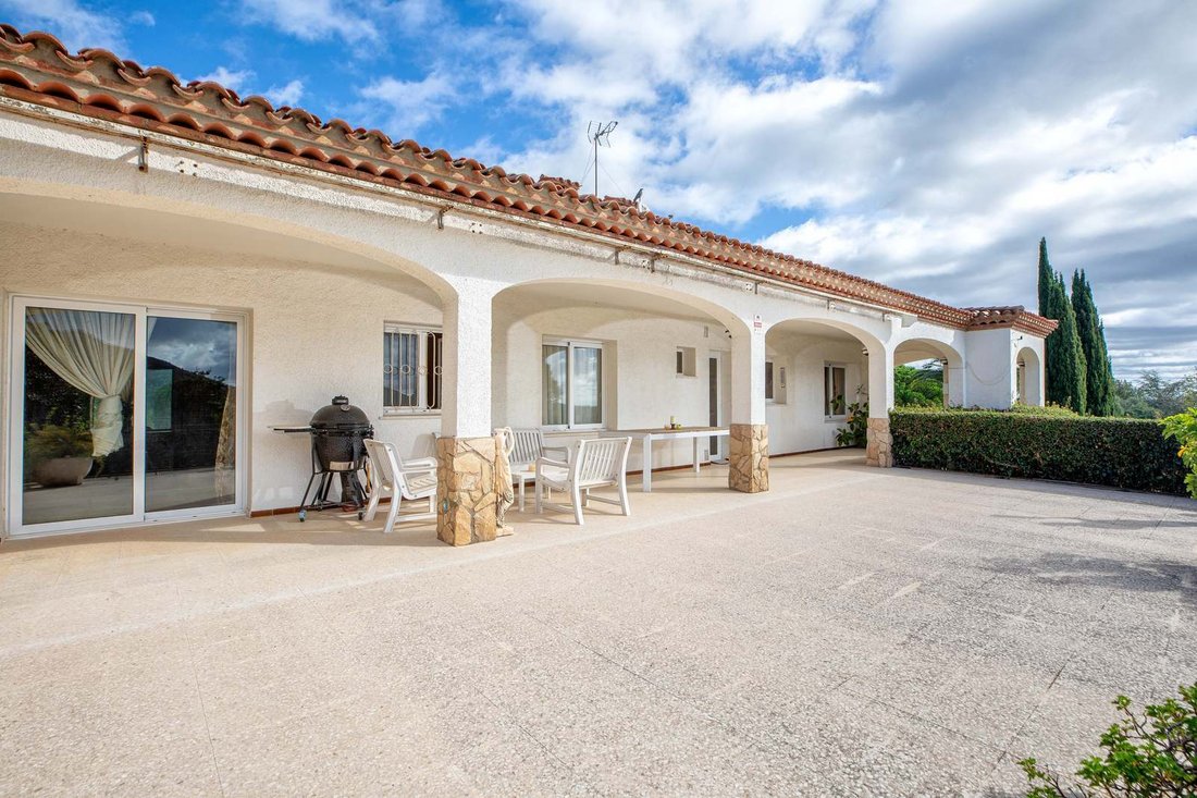 Villa in Sant Feliu de Guixols, Catalonia, Spain 3 - 16989726