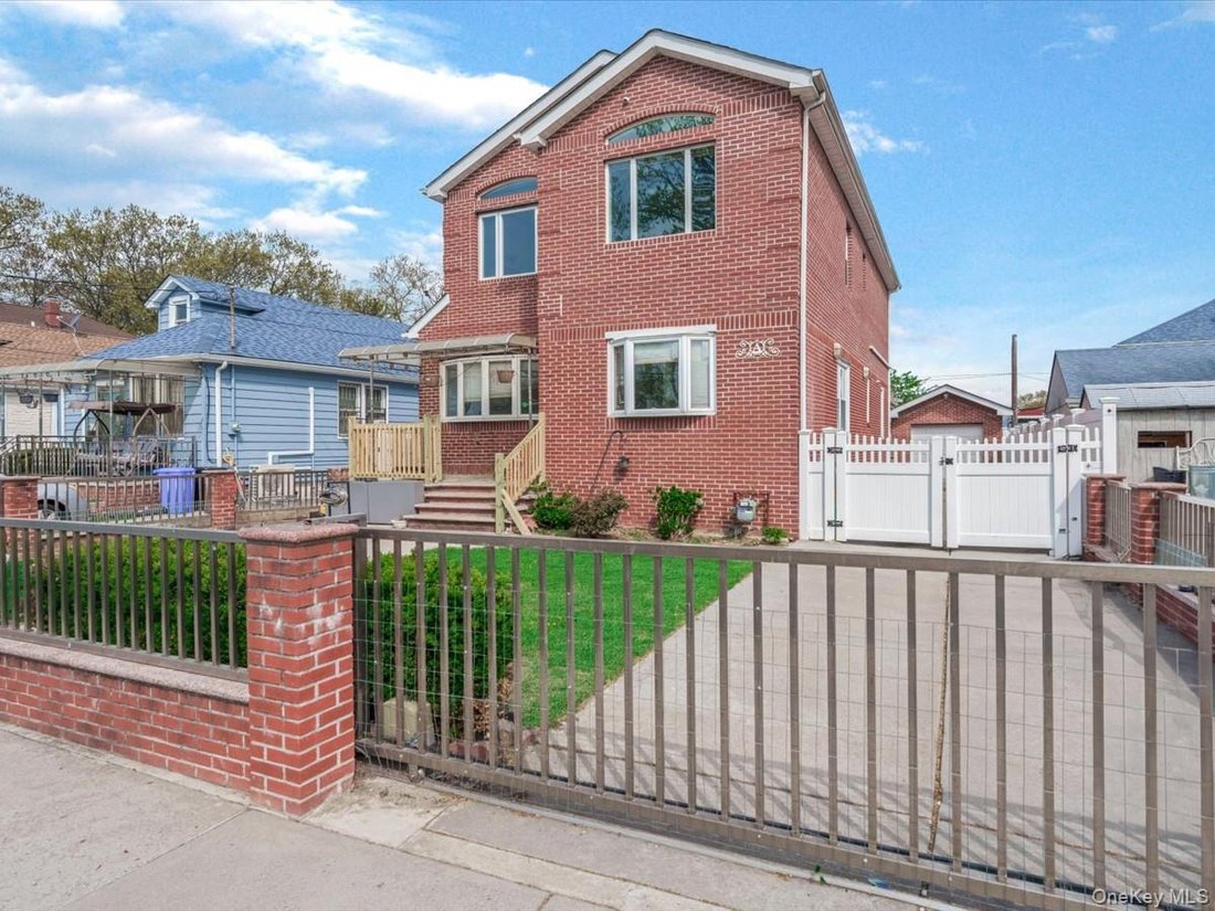 House in New York, New York, United States 1 - 17799516