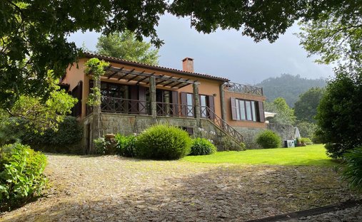 Villa in Braga (Maximinos, Se e Cividade), Braga, Portugal 1