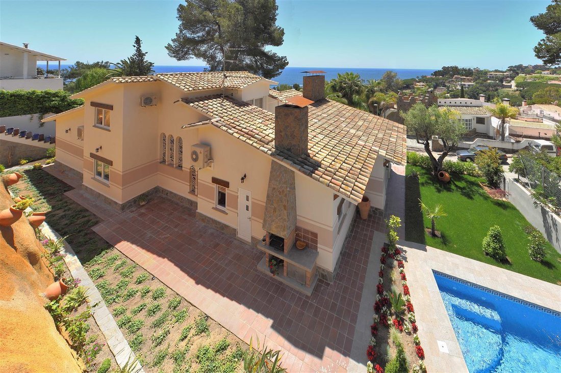 Villa in Blanes, Catalonia, Spain 3 - 16989117
