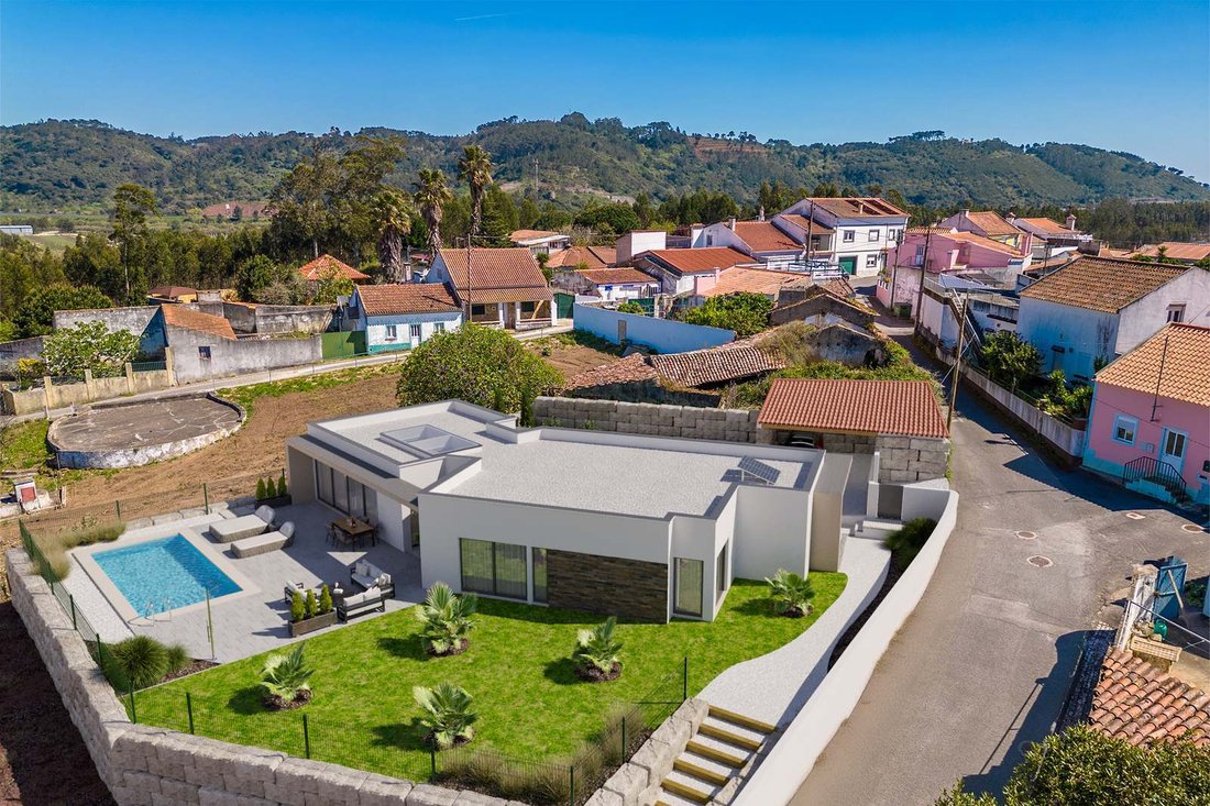 Villa in Nossa Senhora do Populo, Coto e Sao Gregorio, Leiria District, Portugal 2 - 16987709