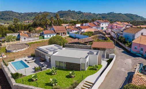 Villa in Nossa Senhora do Populo, Coto e Sao Gregorio, Leiria District, Portugal 1