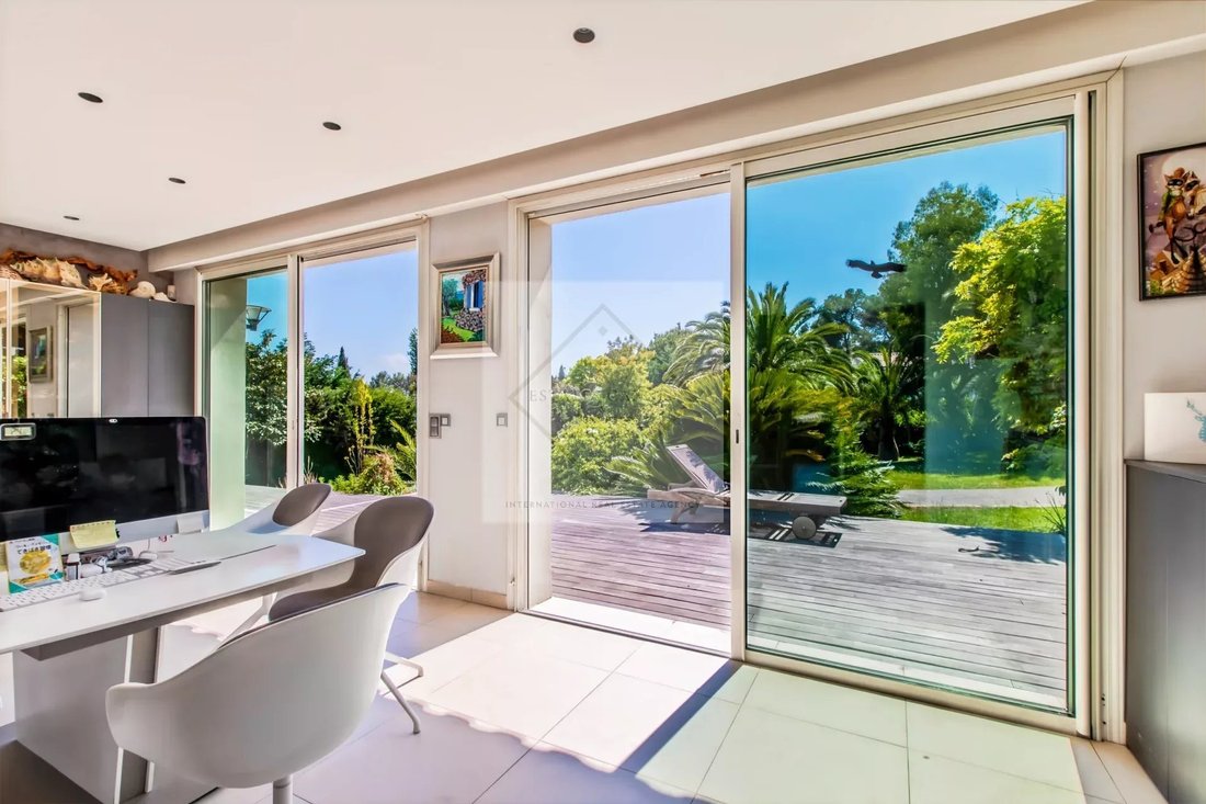 Villa in Mougins, Provence-Alpes-Côte d'Azur, France 5 - 17797029