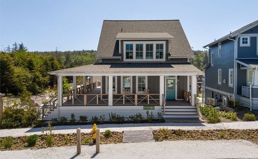 House in Elma, Washington, United States 1