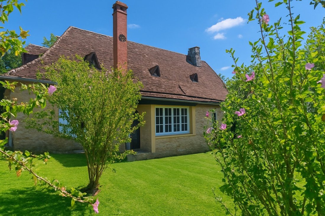 Villa in Cénac-et-Saint-Julien, Nouvelle-Aquitaine, France 1 - 17796797