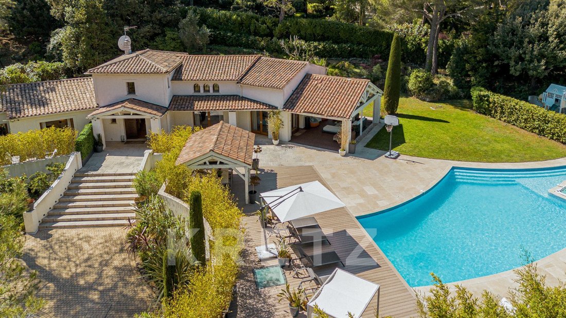 House in Mougins, Provence-Alpes-Côte d'Azur, France 3 - 17797507