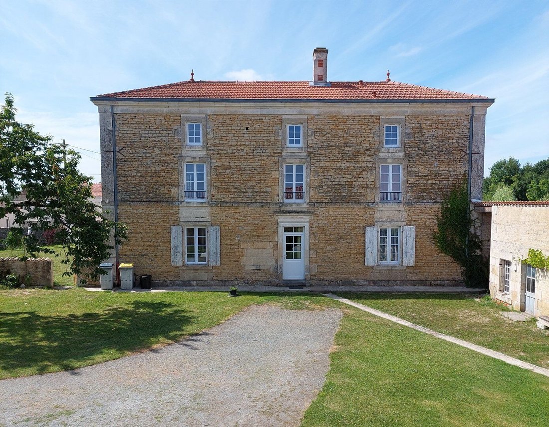 Villa in La Ronde, Nouvelle-Aquitaine, France 3 - 17796877