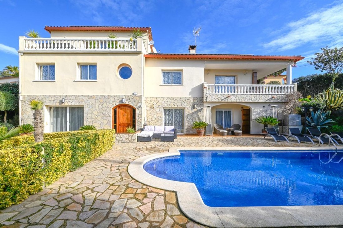 Villa in Calonge i Sant Antoni, Catalonia, Spain 4 - 16989699