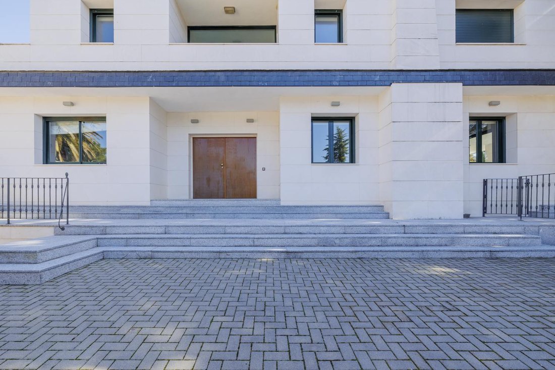 Villa in Boadilla del Monte, Comunidad de Madrid, Spain 4 - 16987755