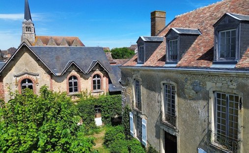 Townhouse in Nogent-le-Bernard, Pays de la Loire, France 1