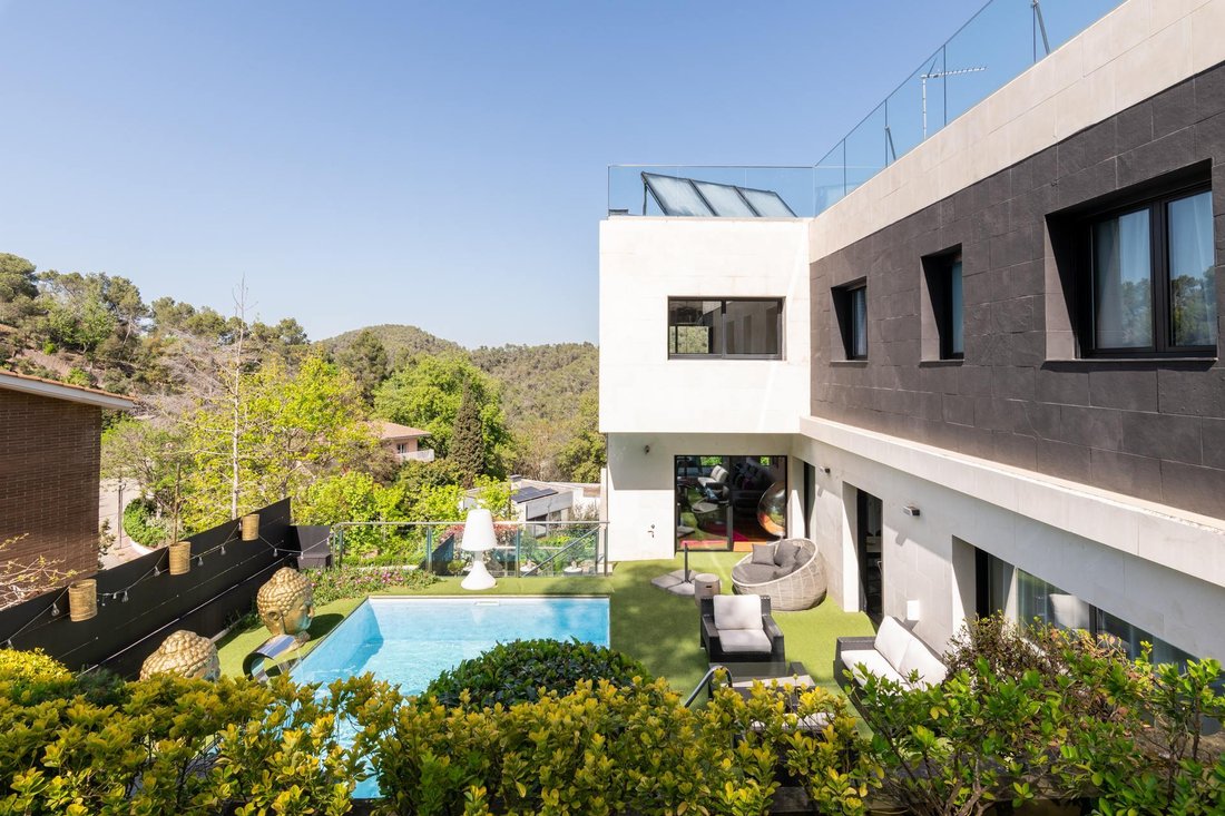 Villa in Sarrià-Sant Gervasi, Barcelona, Spain 1 - 16988306
