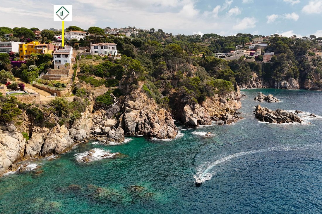 Villa in Lloret de Mar, Catalonia, Spain 1 - 16989261