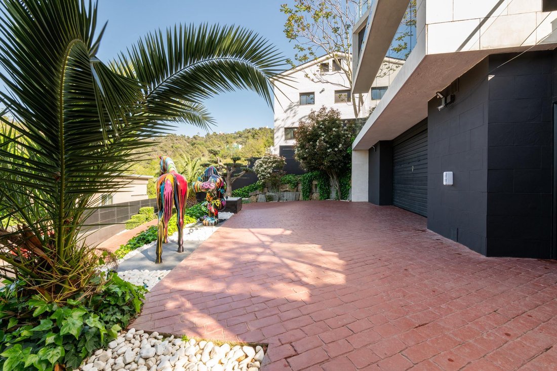 Villa in Sarrià-Sant Gervasi, Barcelona, Spain 5 - 16988306