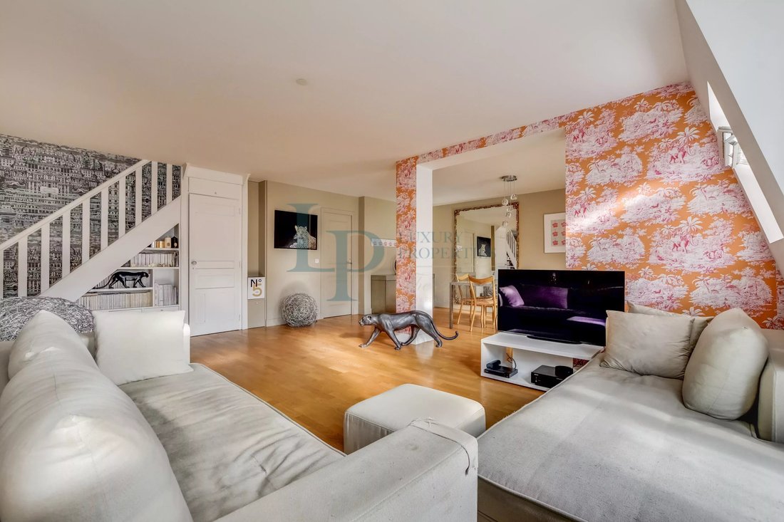 House in Paris 8e Arrondissement, Paris, France 3 - 17797078