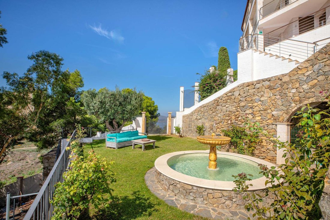 Villa in Roses, Catalonia, Spain 5 - 16988010