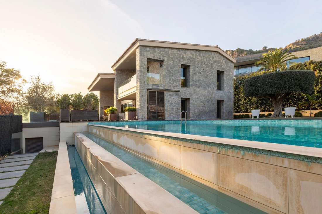 Villa in Los Monasterios, Valencian Community, Spain 2 - 17099437