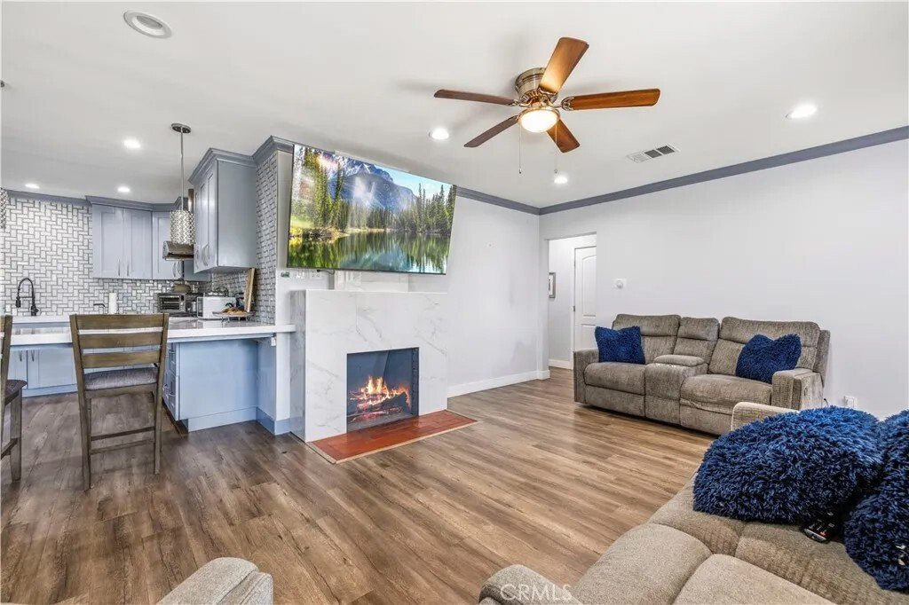 Condo in Los Angeles, California, United States 5 - 17799239