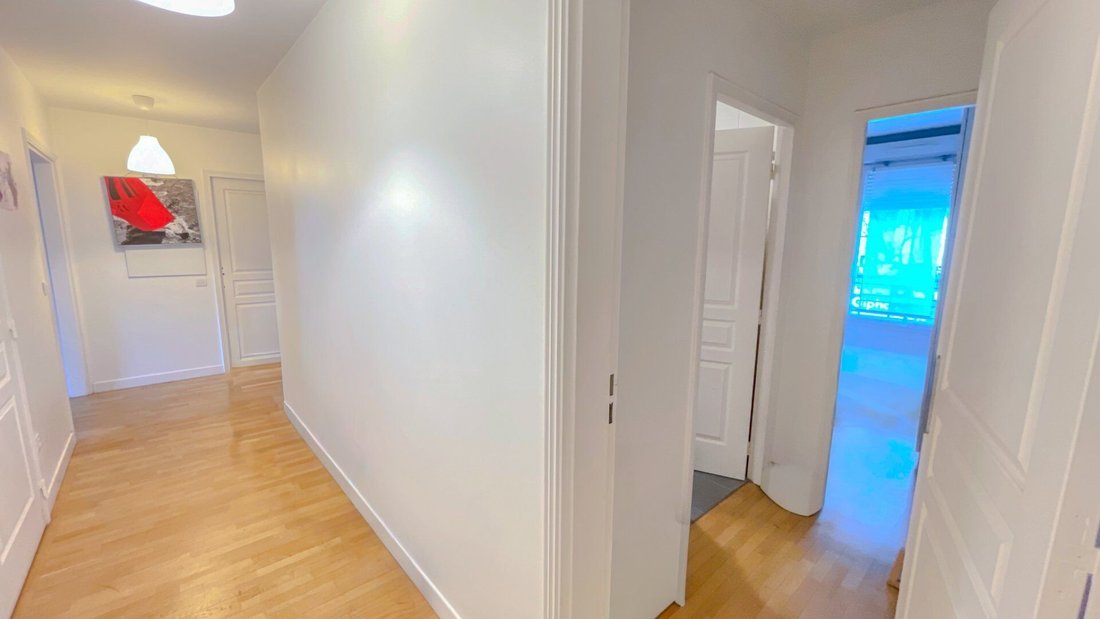 Apartment in Côte Saint Louis, Garches, France 4 - 17796825