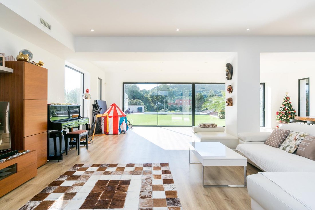 Villa in Gava, Catalonia, Spain 2 - 16987486