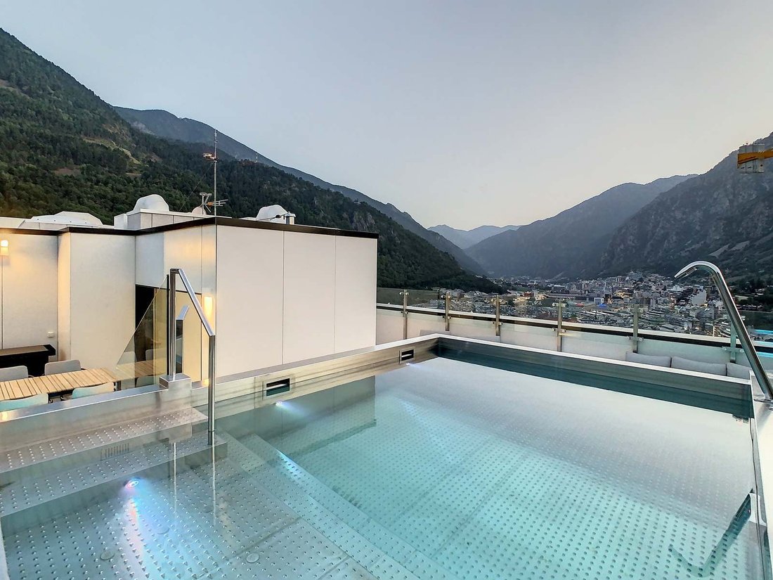 Apartment in Escaldes-Engordany, Escaldes-Engordany, Andorra 1 - 16989108