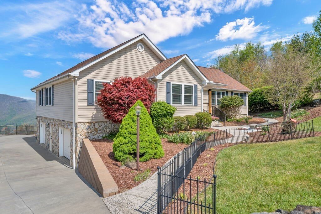 House in West Jefferson, North Carolina, United States 3 - 17795814