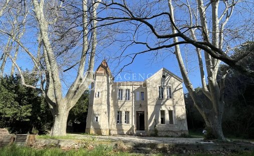 House in Zone Urbaine, Lambesc, France 1
