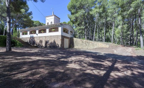 Villa in Naquera / Naquera, Valencian Community, Spain 1