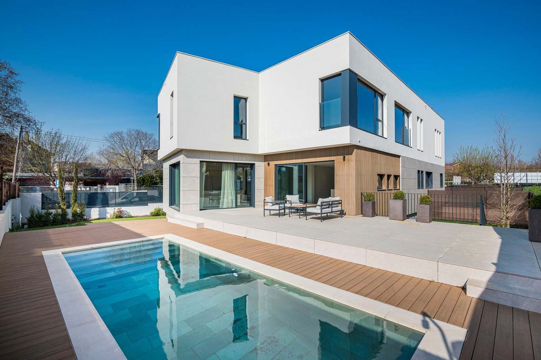 Villa in Sant Cugat del Valles, Catalonia, Spain 1 - 16988292