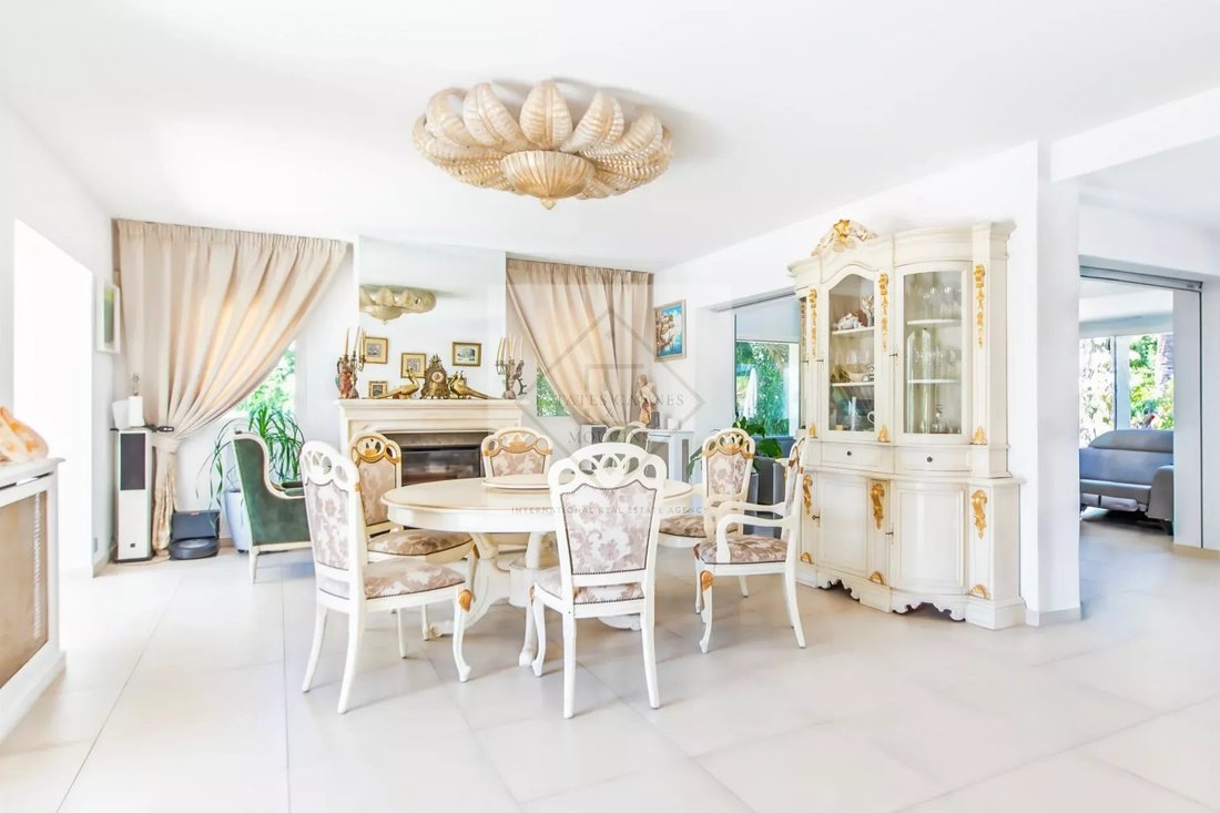 Villa in Mougins, Provence-Alpes-Côte d'Azur, France 3 - 17797029