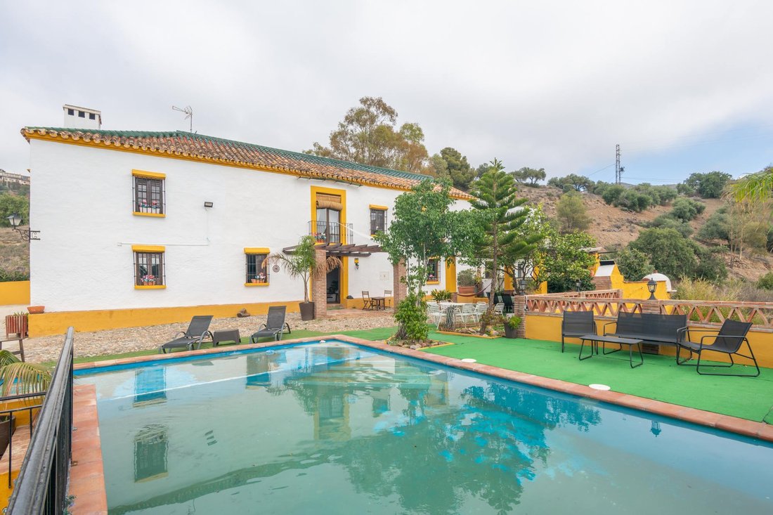 Country House in Ciudad Jardin (District), Malaga, Spain 1 - 16988327