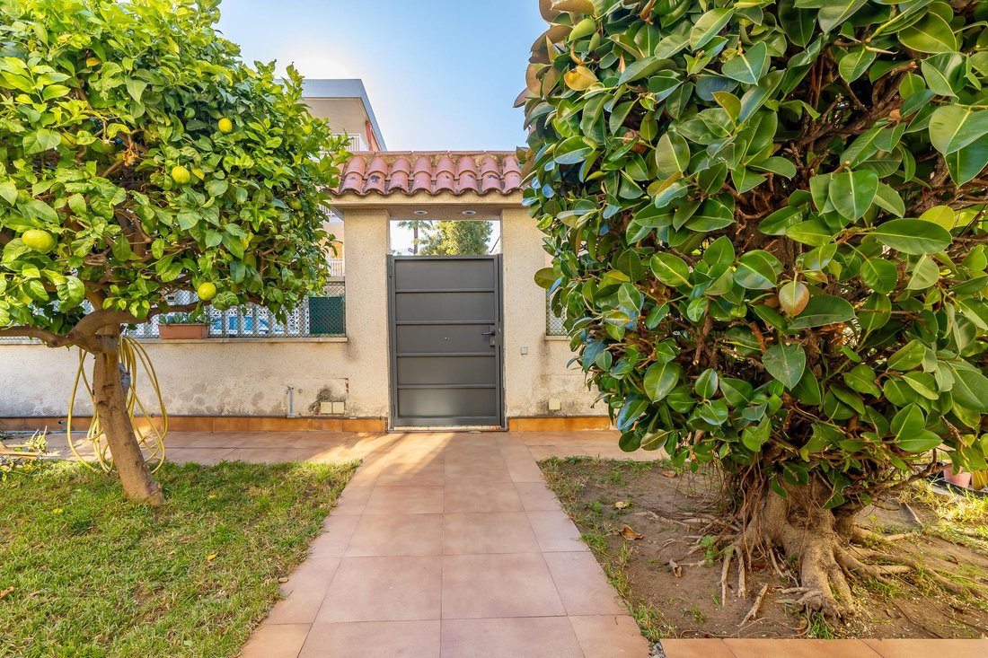 Villa in Castelldefels, Catalonia, Spain 3 - 16987750