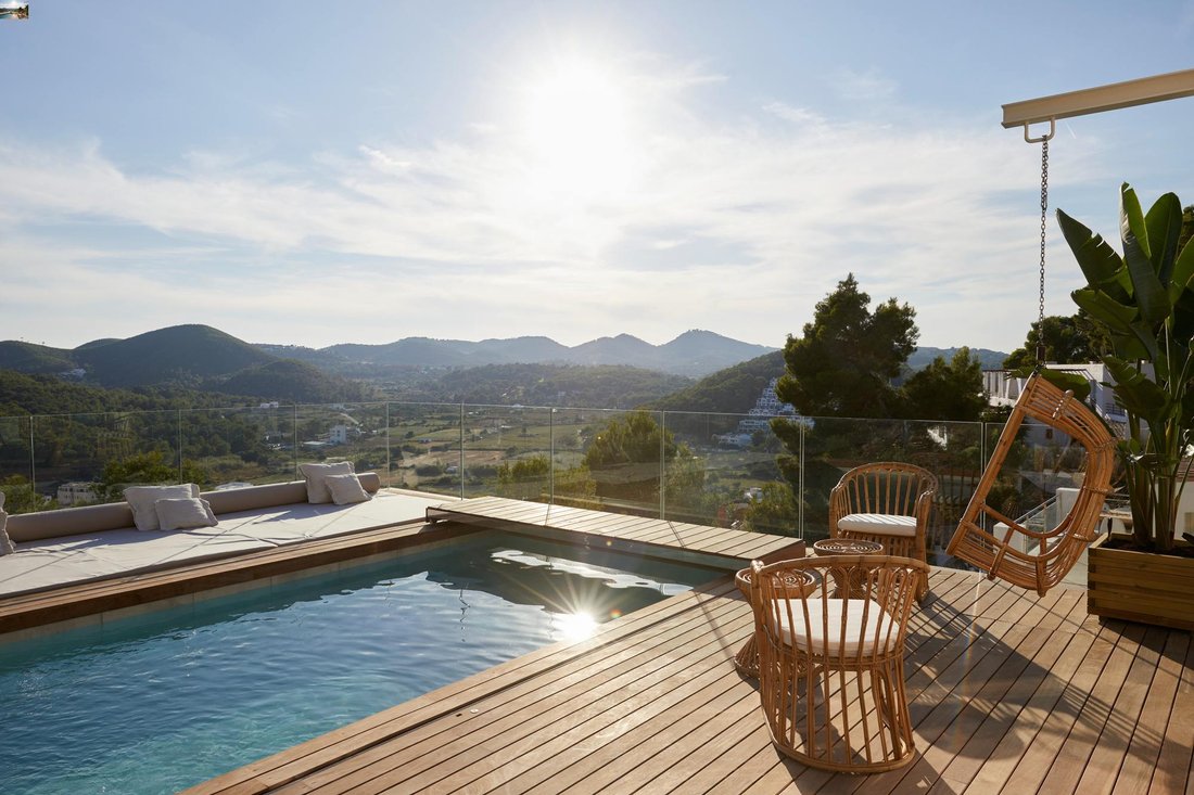 Villa in Cala Llonga, Ibiza, Santa Eularia des Riu, Balearic Islands 1 - 16989388
