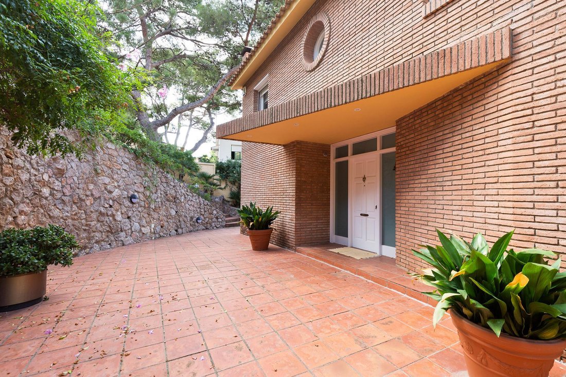 Villa à Castelldefels, Catalogne, Espagne 1 - 16988474
